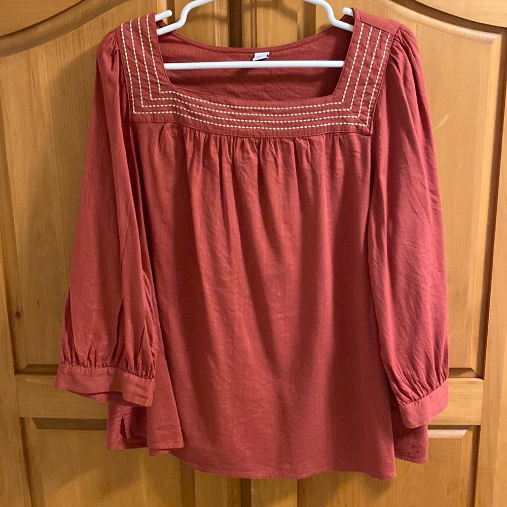 Old Navy Embroidered Top XL